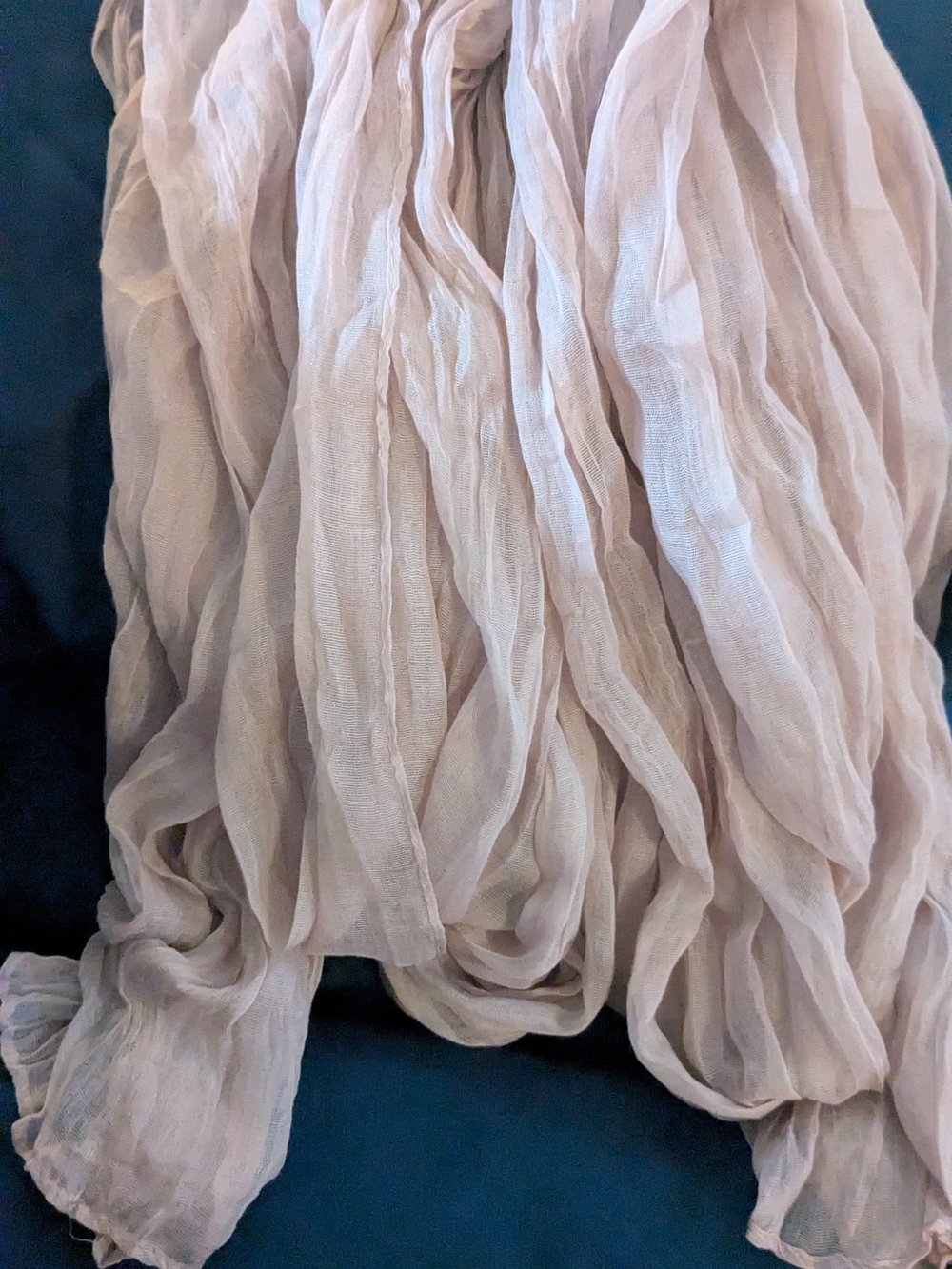 Light Blush Crinkle Cheesecloth Table Runner New - Picture 3 of 5